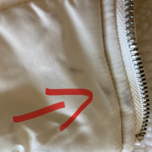 Forever 21 Reversible Faux Shearling Bomber Jacket | New without Tags - Picture 13 of 13